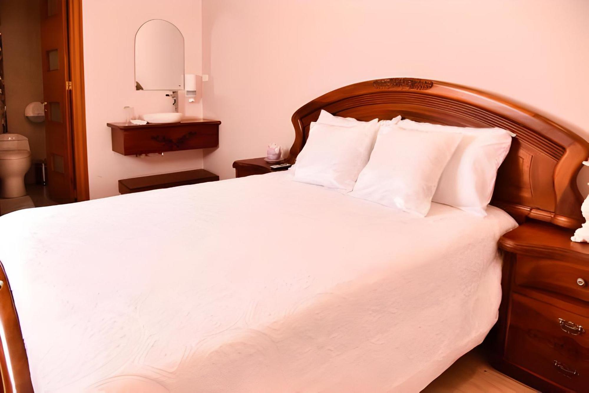 Hotel Boutique Casa Ruth En Cuenca Exteriör bild